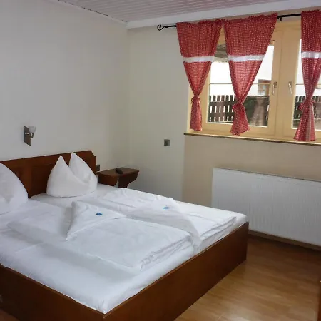 Sportpension Penhab Bed and Breakfast *