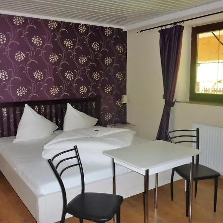 Sportpension Penhab Bed and Breakfast *