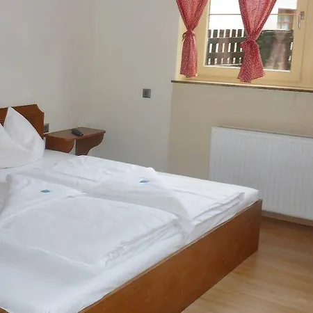 Bed & Breakfast Sportpension Penhab 3*